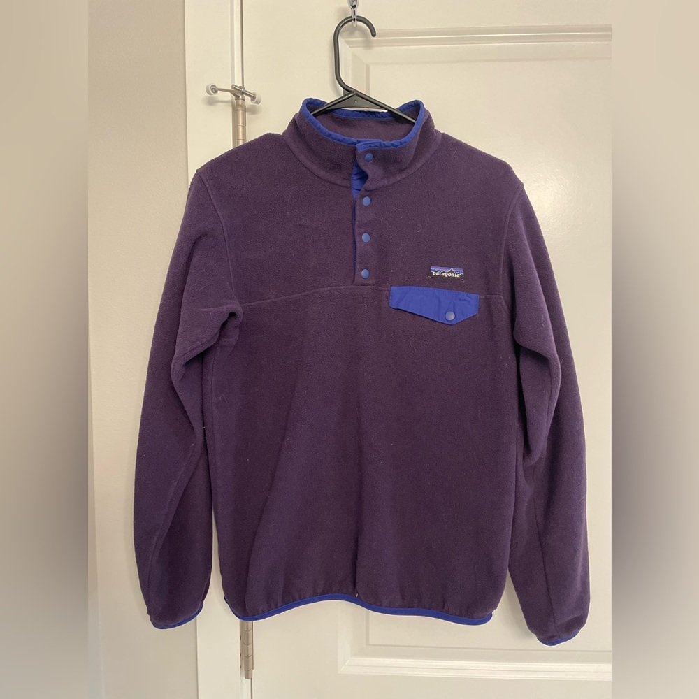 Size medium synchilla Patagonia sweater.